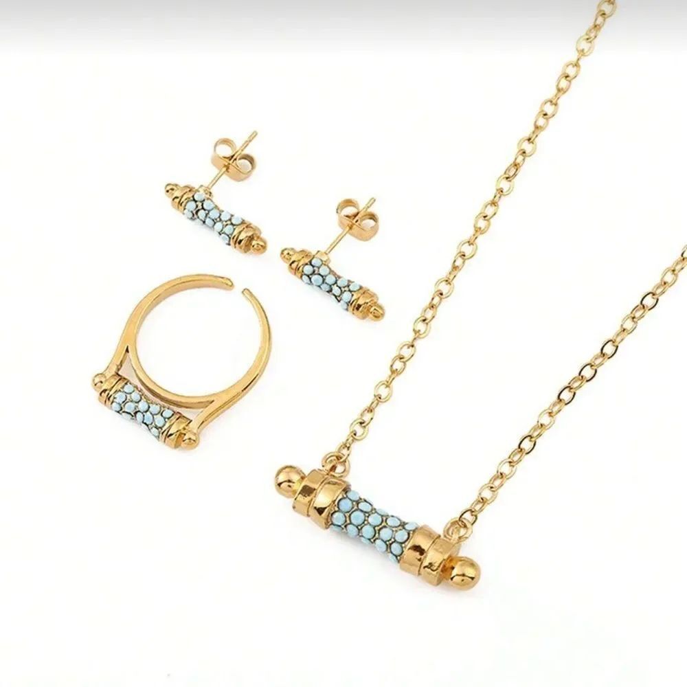 Elegant Gold and Blue Jewelry Set Q482